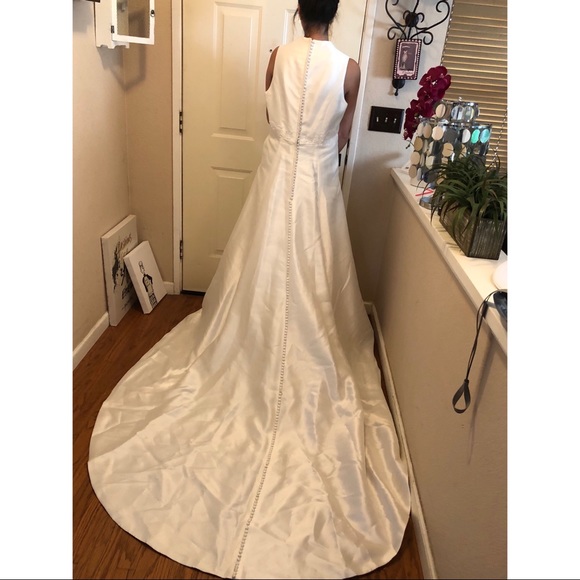 OMG Oleg Cassini High Neck Beautiful Button Detail - Picture 6 of 8